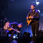 VII Ogólnopolski Festiwal Piosenki Poetyckiej i Turystycznej "Przy Kominku". Kiermasz Świąteczny, Giełda winyli i płyt CD / Marzena Mąkosa / Radio Kielce