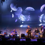 VII Ogólnopolski Festiwal Piosenki Poetyckiej i Turystycznej "Przy Kominku". Kiermasz Świąteczny, Giełda winyli i płyt CD / Marzena Mąkosa / Radio Kielce