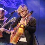 VII Ogólnopolski Festiwal Piosenki Poetyckiej i Turystycznej "Przy Kominku". Kiermasz Świąteczny, Giełda winyli i płyt CD / Marzena Mąkosa / Radio Kielce