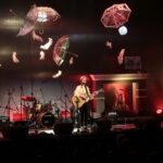 VII Ogólnopolski Festiwal Piosenki Poetyckiej i Turystycznej "Przy Kominku". Kiermasz Świąteczny, Giełda winyli i płyt CD / Marzena Mąkosa / Radio Kielce