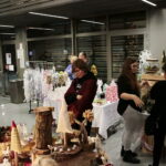 VII Ogólnopolski Festiwal Piosenki Poetyckiej i Turystycznej "Przy Kominku". Kiermasz Świąteczny, Giełda winyli i płyt CD / Marzena Mąkosa / Radio Kielce