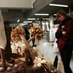 VII Ogólnopolski Festiwal Piosenki Poetyckiej i Turystycznej "Przy Kominku". Kiermasz Świąteczny, Giełda winyli i płyt CD / Marzena Mąkosa / Radio Kielce