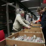 VII Ogólnopolski Festiwal Piosenki Poetyckiej i Turystycznej "Przy Kominku". Kiermasz Świąteczny, Giełda winyli i płyt CD / Marzena Mąkosa / Radio Kielce