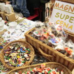 VII Ogólnopolski Festiwal Piosenki Poetyckiej i Turystycznej "Przy Kominku". Kiermasz Świąteczny, Giełda winyli i płyt CD / Marzena Mąkosa / Radio Kielce