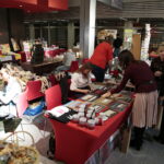 VII Ogólnopolski Festiwal Piosenki Poetyckiej i Turystycznej "Przy Kominku". Kiermasz Świąteczny, Giełda winyli i płyt CD / Marzena Mąkosa / Radio Kielce