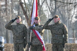Przysięga żołnierzy Wojsk Obrony Terytorialnej / Marzena Mąkosa / Radio Kielce