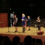 Międzynarodowy Dzień Osób Niepełnosprawnych. Wręczenie statuetek "Świętokrzyskich Burzycieli Barier im. Anny Sowy". Występuje Warsztat Terapii Zajęciowej z Krasocina / Marzena Mąkosa / Radio Kielce