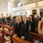 Msza święta w parafii św. Franciszka z Asyżu w Kielcach. Poświęcenie sztandaru / Marzena Mąkosa / Radio Kielce