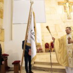 Msza święta w parafii św. Franciszka z Asyżu w Kielcach. Poświęcenie sztandaru / Marzena Mąkosa / Radio Kielce