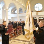 Msza święta w parafii św. Franciszka z Asyżu w Kielcach. Poświęcenie i przekazanie sztandaru / Marzena Mąkosa / Radio Kielce