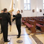 Msza święta w parafii św. Franciszka z Asyżu w Kielcach. Poświęcenie i przekazanie sztandaru / Marzena Mąkosa / Radio Kielce