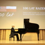 Recital fortepianowy na stulecie stosunków dyplomatycznych Polski i USA. Amerykański pianista Neal Larrabee / Marzena Mąkosa / Radio Kielce