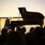 Recital fortepianowy na stulecie stosunków dyplomatycznych Polski i USA. Amerykański pianista Neal Larrabee / Marzena Mąkosa / Radio Kielce