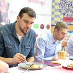 Michał Jurecki - piłkarz ręczny PGE VIVE Kielce w Zespole Szkół Przemysłu Spożywczego w Kielcach. Na zdjęciu Michał Jurecki - piłkarz ręczny PGE VIVE Kielce / Marzena Mąkosa / Radio Kielce