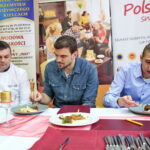 Michał Jurecki - piłkarz ręczny PGE VIVE Kielce (na zdjęciu drugi od lewej) w Zespole Szkół Przemysłu Spożywczego w Kielcach / Marzena Mąkosa / Radio Kielce