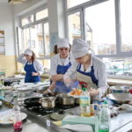 Michał Jurecki - piłkarz ręczny PGE VIVE Kielce w Zespole Szkół Przemysłu Spożywczego w Kielcach / Marzena Mąkosa / Radio Kielce