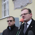 Uruchomienie zegara z kurantem na dawnym budynku Straży Ogniowej. Jan Józef Kasprzyk, szef Urzędu do Spraw Kombatantów i Osób Represjonowanych / Marzena Mąkosa / Radio Kielce