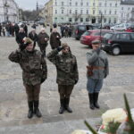 Uruchomienie zegara z kurantem na dawnym budynku Straży Ogniowej. Złożenie kwiatów pod pomnikiem marszałka Józefa Piłsudskiego  / Marzena Mąkosa / Radio Kielce