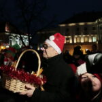 Choinka na kieleckim Rynku. Marcin Różycki - wiceprezydent Kielc  / Marzena Mąkosa / Radio Kielce