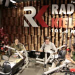 Akcja "Choinka pod choinkę 2018". Dzień pierwszy. Na zdjęciu (od lewej): ppor. Anna Czekaj, por. Katarzyna Rzadkowska, Stanisław Blinstrub - Radio Kielce i Magdalena Sitek - Radio Kielce / Marzena Mąkosa / Radio Kielce