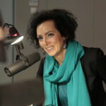 Akcja "Choinka pod choinkę 2018". Dzień pierwszy. Na zdjęciu: Lucyna Gozdek - projektantka bombek / Marzena Mąkosa / Radio Kielce