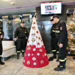 Akcja "Choinka pod choinkę 2018". Choinka Straży Pożarnej / Marzena Mąkosa / Radio Kielce