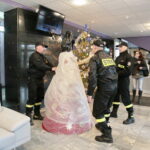 Akcja "Choinka pod choinkę 2018". Choinka Straży Pożarnej / Marzena Mąkosa / Radio Kielce