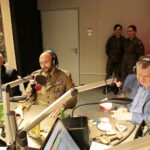 Finał akcji "Choinka pod choinkę". Dzień pierwszy. Na zdjęciu (od lewej): prof. Stanisław Adamczak - były rektor Politechniki Świętokrzyskiej, płk. Paweł Chabielski - dowódca CPdMZ i Jarosław Rusiecki - senator RP / Marzena Mąkosa / Radio Kielce