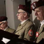 Finał akcji "Choinka pod choinkę". Dzień pierwszy. Chór "Żołnierskie Echa" / Marzena Mąkosa / Radio Kielce