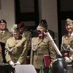 Finał akcji "Choinka pod choinkę". Dzień pierwszy. Chór "Żołnierskie Echa" / Marzena Mąkosa / Radio Kielce