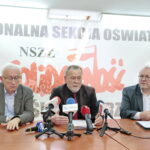Konferencja prasowa w biurze NSZZ "Solodarność". Na zdjęciu (od lewej): Waldemar Bartosz - przewodniczący świętokrzyskiej "Solidarności", Henryk Ślusarski - Przewodniczący Regionalnej Sekcji Oświaty i Wychowania NSZZ "Solidarność" i Marek Poniewierka - delegat na Zjazd Delegatów Krajowej Sekcji Oświaty i Wychowania NSZZ"Solidarność" / Marzena Mąkosa / Radio Kielce