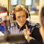 Choinka pod choinkę. Drugi dzień akcji. Na zdjęciu: asp. sztab. Małgorzata Sałapa-Bazak / Marzena Mąkosa / Radio Kielce