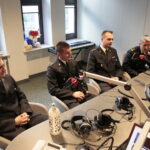 Akcja "Choinka pod choinkę". Dzień trzeci. Na zdjęciu (od lewej): mł. kpt. Marcin Bajur - oficer Wydziału Logistyki, kpt. Kamil Wleciał - oficer Wydziału Operacyjnego, st. kpt. Łukasz Zemła - z Ośrodka Szkolenia, bryg. Sławomir Pietrzykowski - naczelnik Wydziału Kontrolno-Rozpoznawczego Komendy Wojewódzkiej Państwowej Straży Pożarnej w Kielcach  / Marzena Mąkosa / Radio Kielce