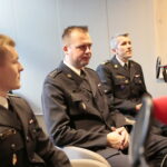 Akcja "Choinka pod choinkę". Dzień trzeci. Na zdjęciu (od lewej): kpt. Kamil Wleciał - oficer Wydziału Operacyjnego, st. kpt. Łukasz Zemła - z Ośrodka Szkolenia, bryg. Sławomir Pietrzykowski - naczelnik Wydziału Kontrolno-Rozpoznawczego Komendy Wojewódzkiej Państwowej Straży Pożarnej w Kielcach  / Marzena Mąkosa / Radio Kielce