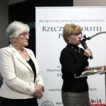 Obchody 37. rocznicy wprowadzenia stanu wojennego. Spotkanie w Przystanku Historia Centrum Edukacyjnym IPN. Na zdjęciu (od lewej): Natasza Gawlik i dr Dorota Koczwańska-Kalita - naczelnik Delegatury IPN w Kielcach / Marzena Mąkosa / Radio Kielce