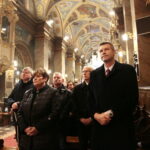 Obchody 37. rocznicy wprowadzenia stanu wojennego. Msza święta w Bazylice katedralnej Wniebowzięcia Najświętszej Maryi Panny w Kielcach. Na zdjęciu Danuta Papaj - pełnomocnik prezydenta i Bogdan Wenta - prezydent Kielc / Marzena Mąkosa / Radio Kielce