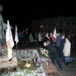 Obchody 37. rocznicy wprowadzenia stanu wojennego. Złożenie kwiatów przed pomnikiem ks. Jerzego Popiełuszki / Marzena Mąkosa / Radio Kielce