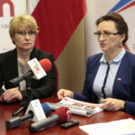 Podsumowanie działań związanych ze 100 leciem Niepodległej. Konferencja prasowa w urzędzie wojewódzkim. Na zdjęciu (od lewej): Dorota Koczwańska - Kalita, naczelnik Delegatury IPN w Kielcach i Agata Wojtyszek, wojewoda świętokrzyski / Marzena Mąkosa / Radio Kielce
