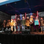 Radio Kielce rozdaje choinki na kieleckim Rynku / Marzena Mąkosa / Radio Kielce