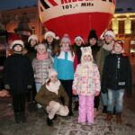 Radio Kielce rozdaje choinki na kieleckim Rynku / Marzena Mąkosa / Radio Kielce