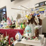 Bożonarodzeniowy kiermasz w urzędzie marszałkowskim / Marzena Mąkosa / Radio Kielce