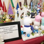 Bożonarodzeniowy kiermasz w urzędzie marszałkowskim / Marzena Mąkosa / Radio Kielce