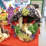 Bożonarodzeniowy kiermasz w urzędzie marszałkowskim / Marzena Mąkosa / Radio Kielce