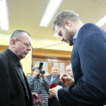 Wręczenie odznaczeń dla lekarzy przez Janusza Cieszyńskiego - podsekretarza stanu w Ministerstwie Zdrowia / Marzena Mąkosa / Radio Kielce