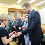 Wręczenie odznaczeń dla lekarzy przez Janusza Cieszyńskiego - podsekretarza stanu w Ministerstwie Zdrowia / Marzena Mąkosa / Radio Kielce