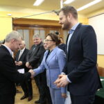 Wręczenie odznaczeń dla lekarzy przez Janusza Cieszyńskiego - podsekretarza stanu w Ministerstwie Zdrowia. Na zdjęciu (od prawej): Janusz Cieszyński - podsekretarz stanu w Ministerstwie Zdrowia, Agata Wojtyszek - wojewoda świętokrzyski, Marek Bogusławski - członek Zarządu Województwa Świętokrzyskiego, Andrzej Domański - dyrektor Wojewódzkiego Szpitala Zespolonego w Kielcach i Krzysztof Lipiec - poseł PiS / Marzena Mąkosa / Radio Kielce