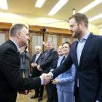 Wręczenie odznaczeń dla lekarzy przez Janusza Cieszyńskiego - podsekretarza stanu w Ministerstwie Zdrowia / Marzena Mąkosa / Radio Kielce