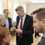 Spotkanie opłatkowe w kieleckim Ratuszu. Na zdjęciu: Agata Wojda - radna i Bogdan Wenta - prezydent Kielc / Marzena Mąkosa / Radio Kielce