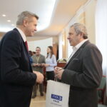 Spotkanie opłatkowe w kieleckim Ratuszu. Bogdan Wenta - prezydent Kielc i Przemysław Predygier - prezes TVP3 Kielce / Marzena Mąkosa / Radio Kielce