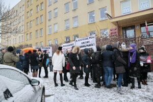 Akcja protestacyjna urzędników prokuratury RP / Marzena Mąkosa / Radio Kielce